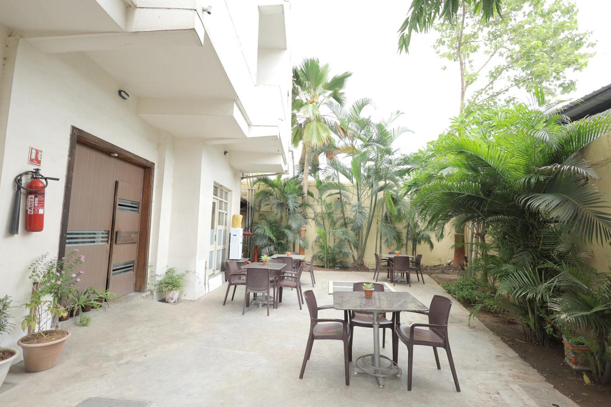 Hotel Hospice سورات المظهر الخارجي الصورة