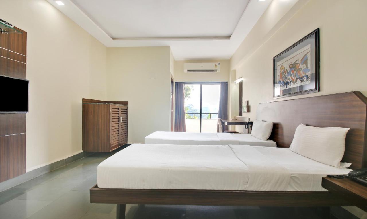 Hotel Hospice سورات المظهر الخارجي الصورة